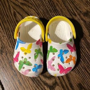 Toddler Butterfly Crocs (size 5)